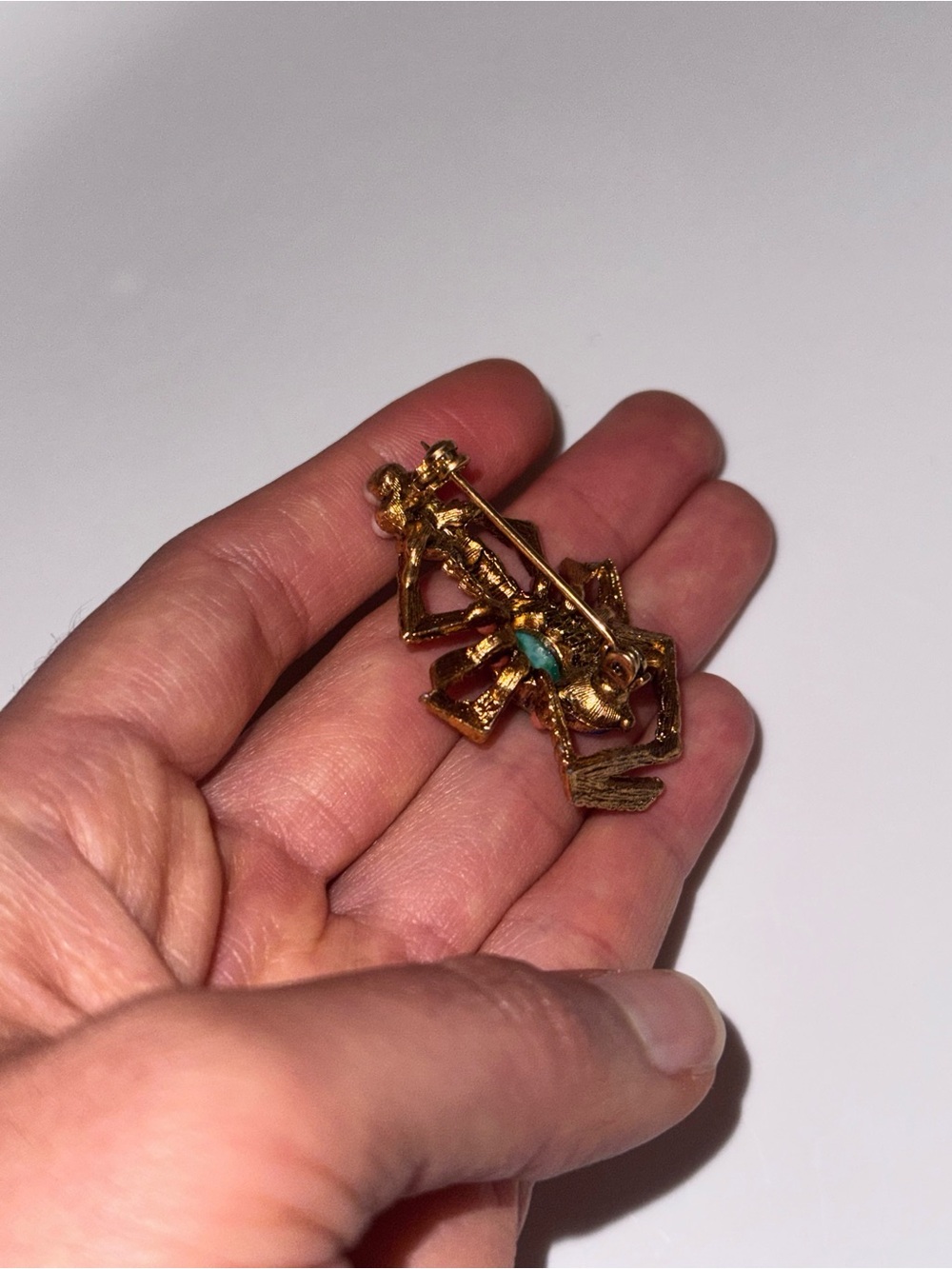 Vintage 1950s Egypt Scarab Beetle Etched Gold Brooch Pearl Stone Gem Lobster Pin - Picture 5 of 10